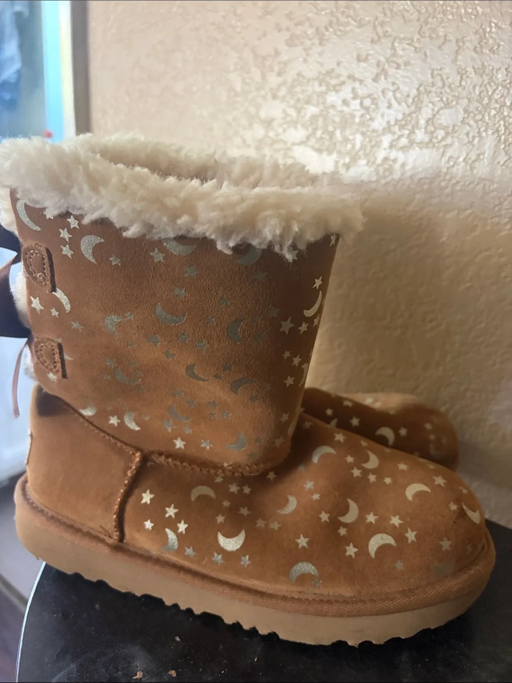 UGG Kids Bailey Bow II Moon & Stars Boots Girls Youth Size 4